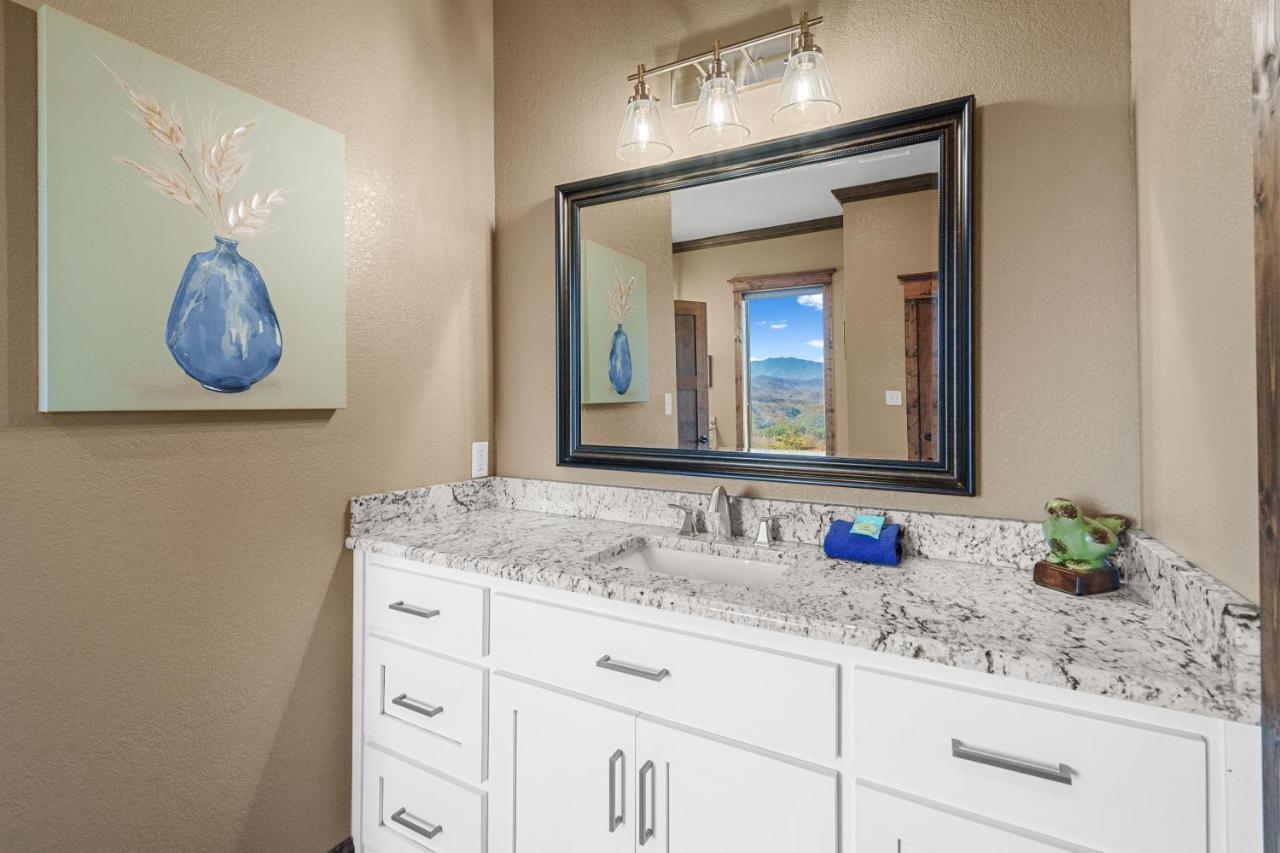 Star Of The Summit, Private Indoor Pool, Amazing Views, 1089 Free Tickets Each Paid Day, Dollywood Villa Sevierville Exterior photo